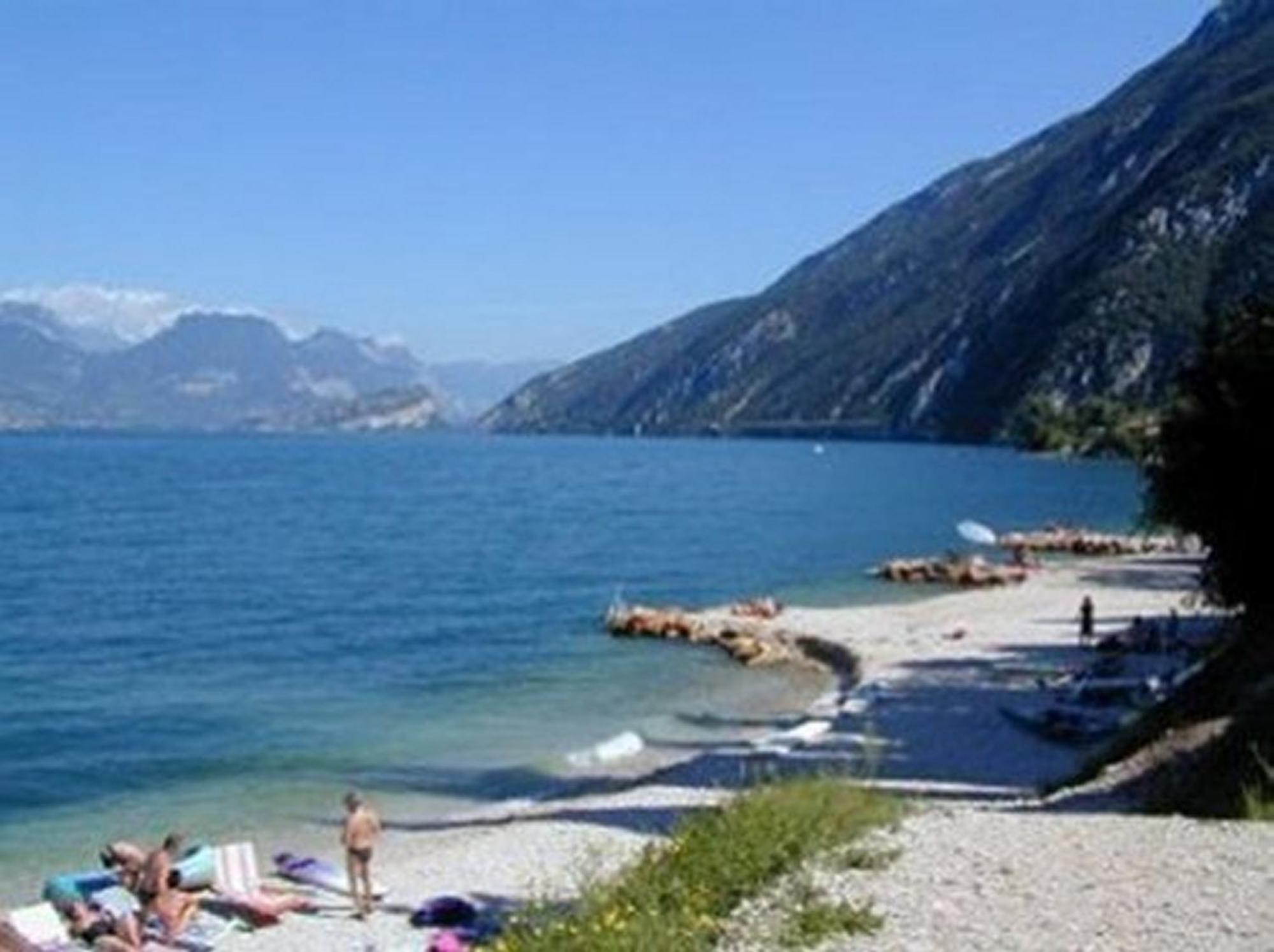 Hotel Oasi Beach Malcesine Ngoại thất bức ảnh