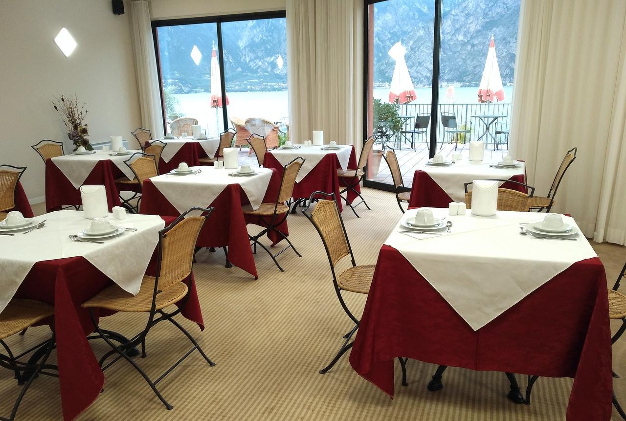 Hotel Oasi Beach Malcesine Ngoại thất bức ảnh