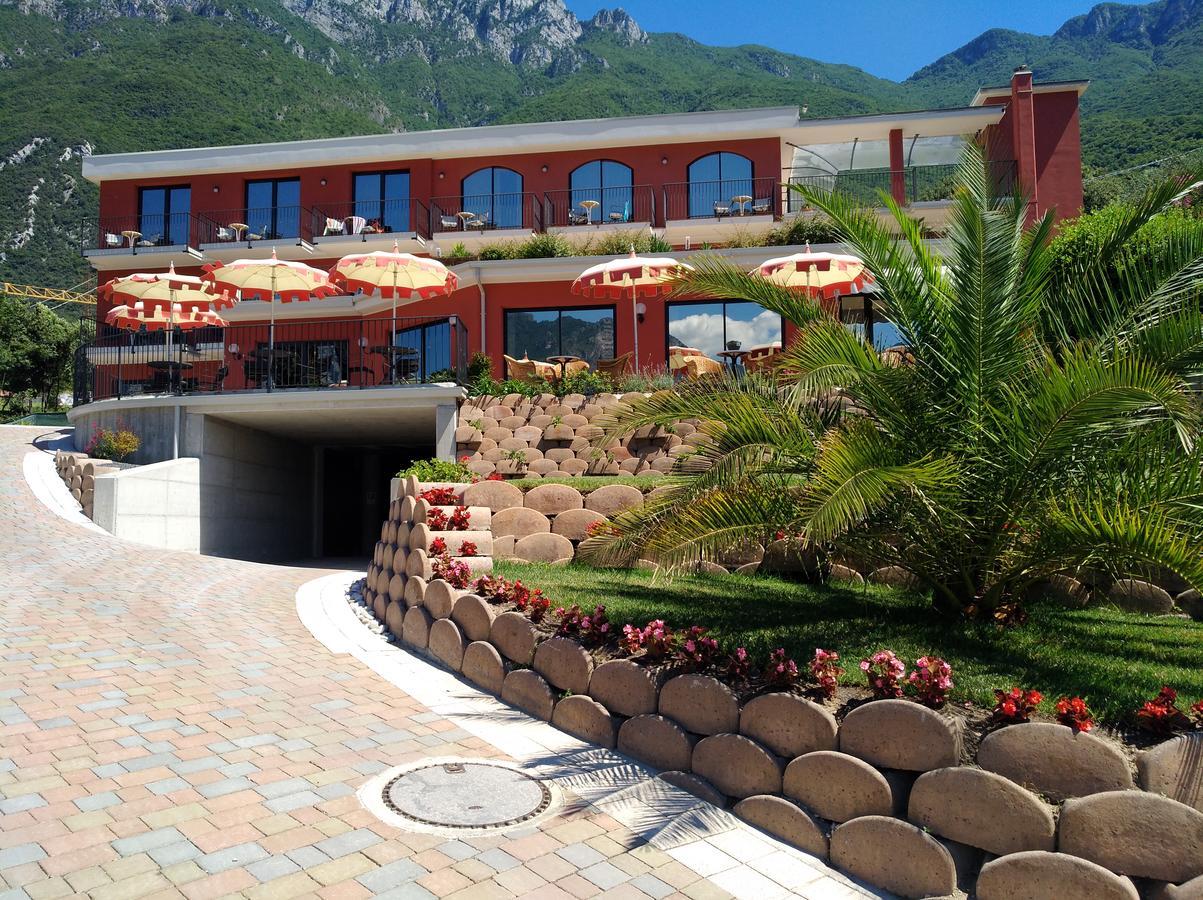 Hotel Oasi Beach Malcesine Ngoại thất bức ảnh