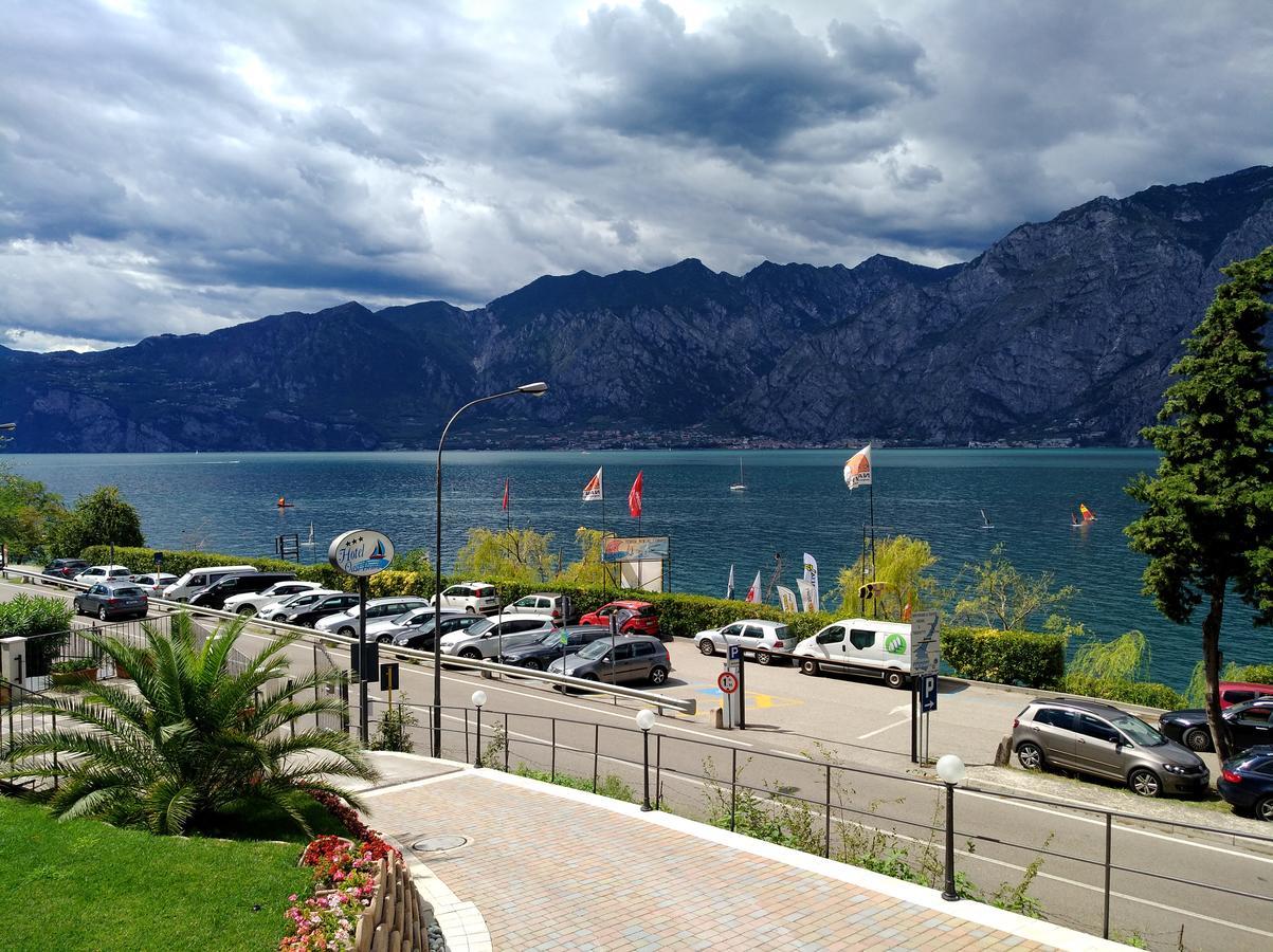Hotel Oasi Beach Malcesine Ngoại thất bức ảnh