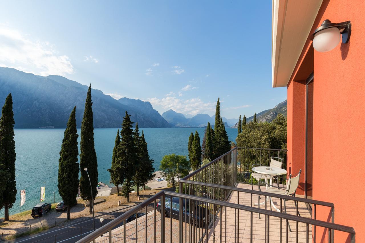 Hotel Oasi Beach Malcesine Ngoại thất bức ảnh