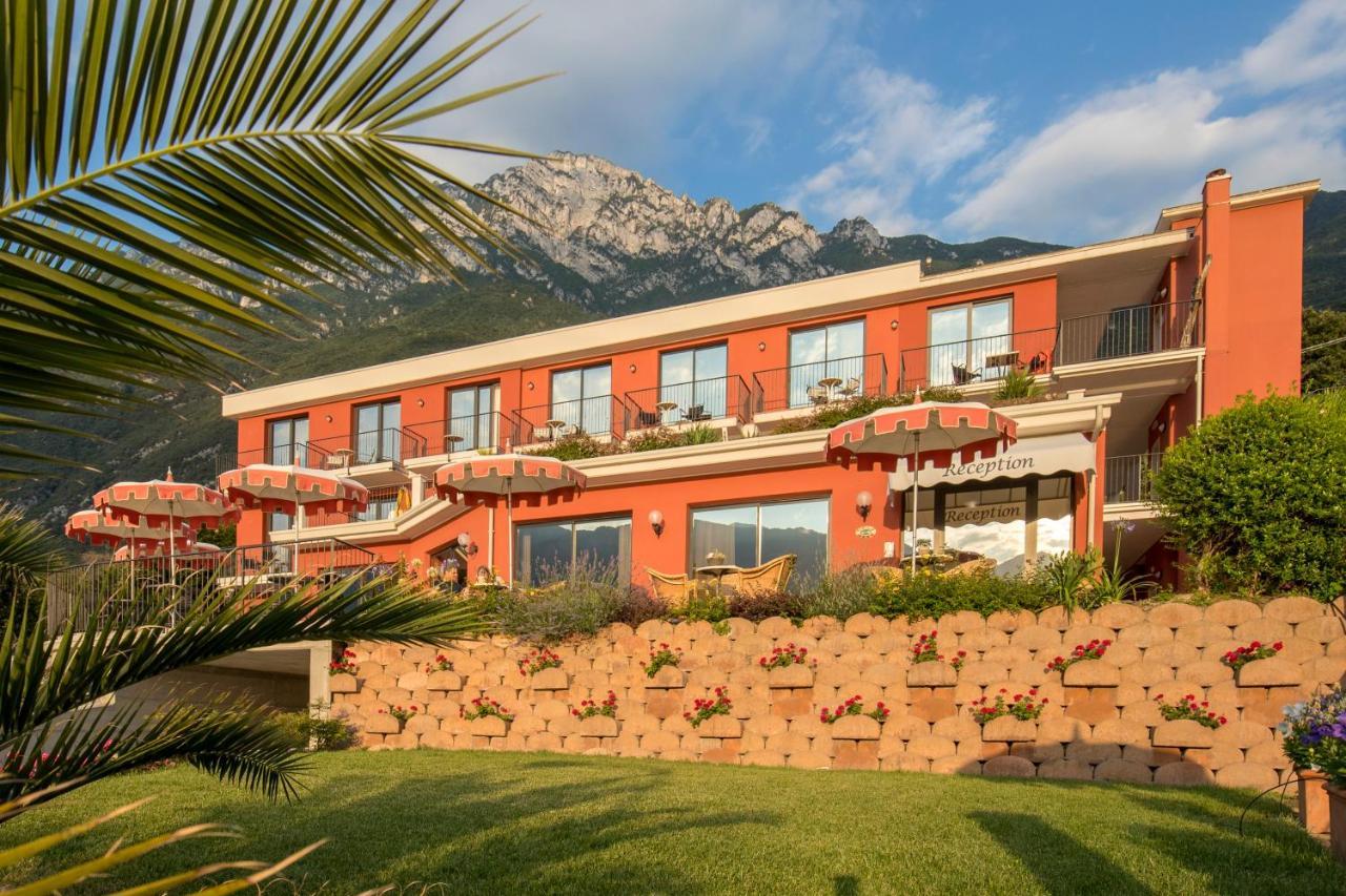 Hotel Oasi Beach Malcesine Ngoại thất bức ảnh